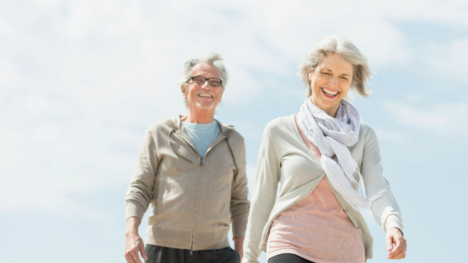 Un experto revela que caminar es suficiente ejercicio para ayudar a prevenir la demencia: exactamente cuánto hacer por semana