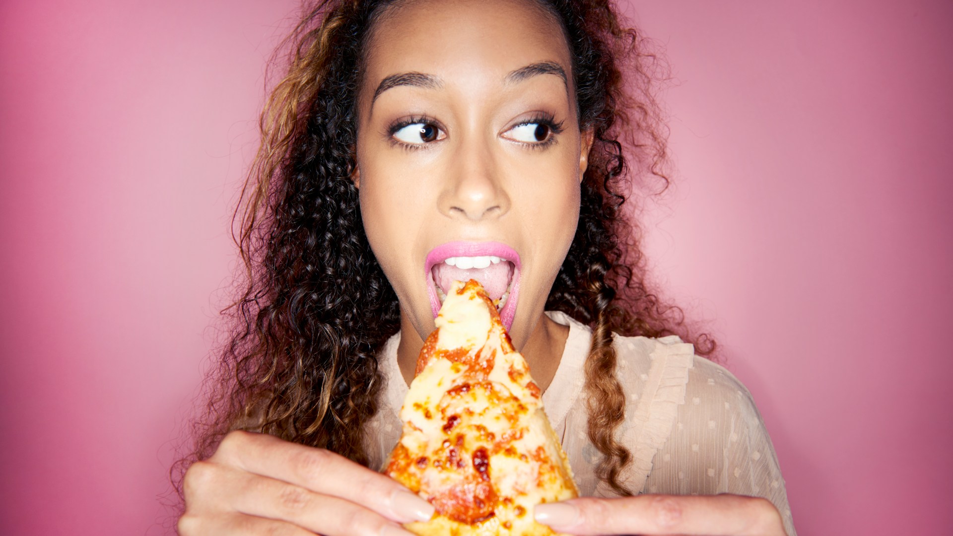 Los expertos en salud revelan los tamaños de porciones recomendados para sus comidas favoritas: aquí le indicamos cuántas porciones de pizza debe comer