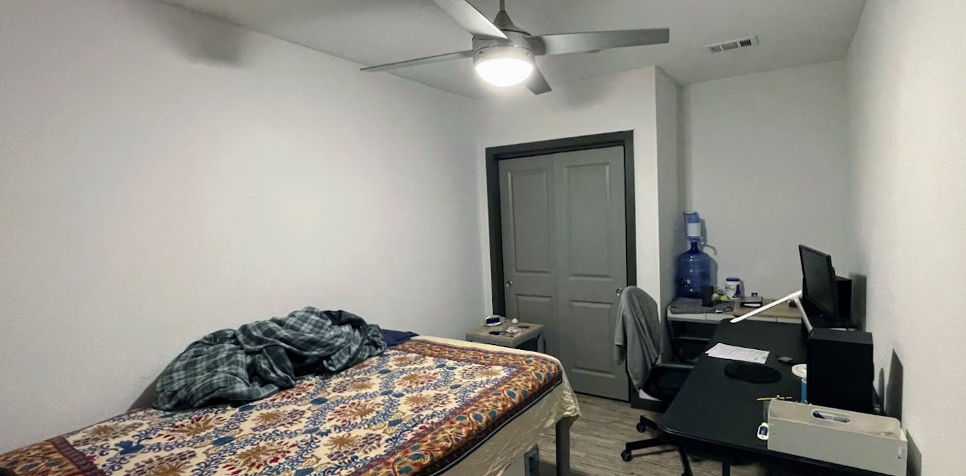 Los estudiantes universitarios de Austin, Texas, han vivido en habitaciones sin ventanas durante años: he aquí por qué la ciudad finalmente decidió prohibirlas